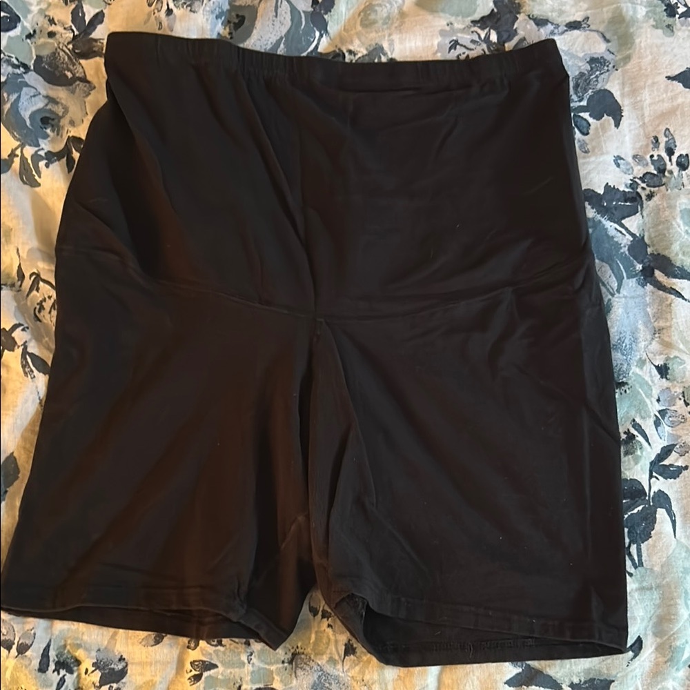 Times Two Women's Black Cotton Maternity Shorts - Sz L